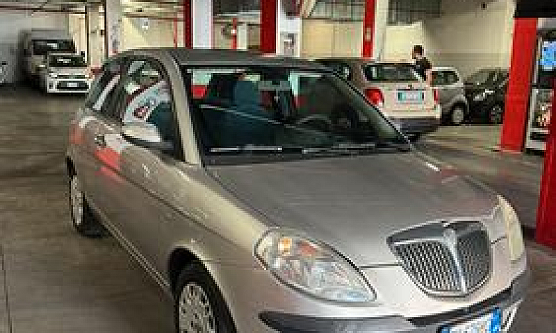 Lancia Ypsilon 1.3 M...