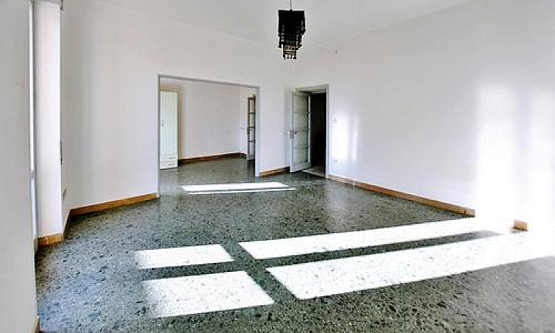 Via Dei Mille- A Poc...