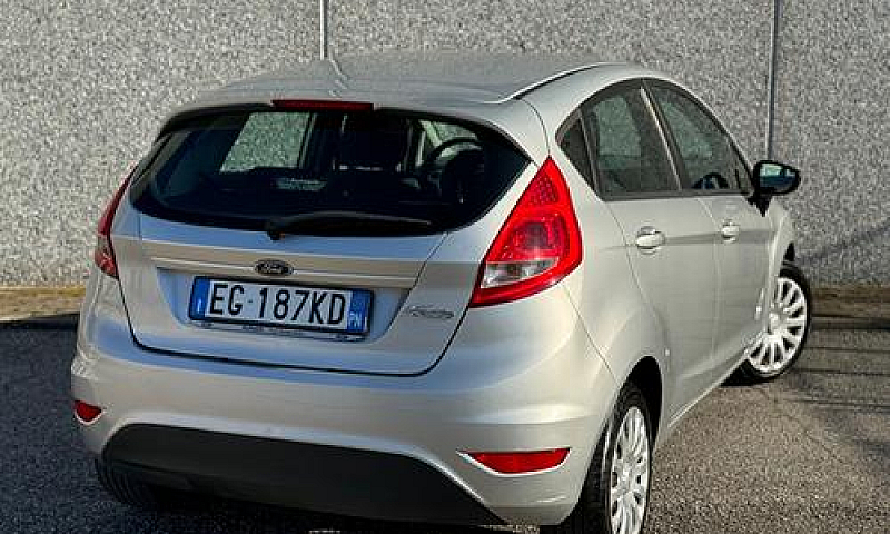 Ford Fiesta 1.2 82 C...
