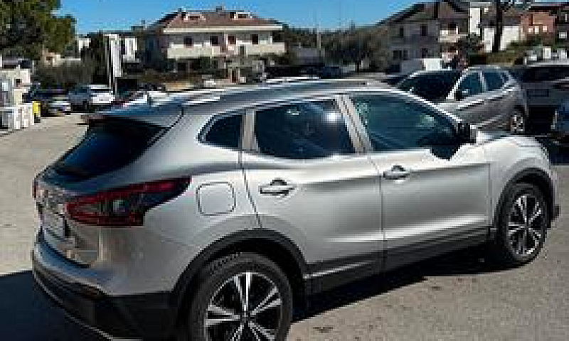 Nissan Qashqai 1.3 D...