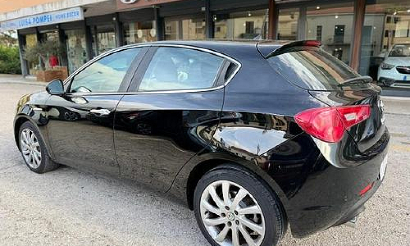 Alfa Romeo Giulietta...