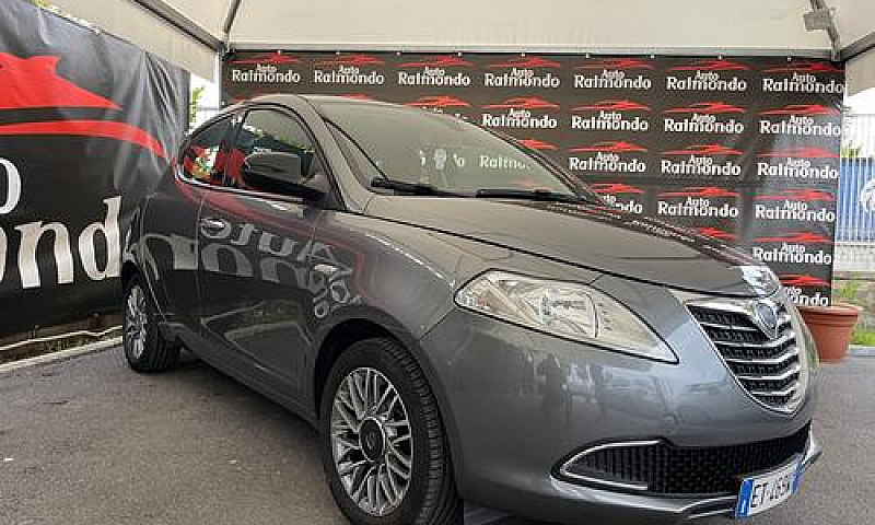 Lancia Ypsilon 1.2 5...