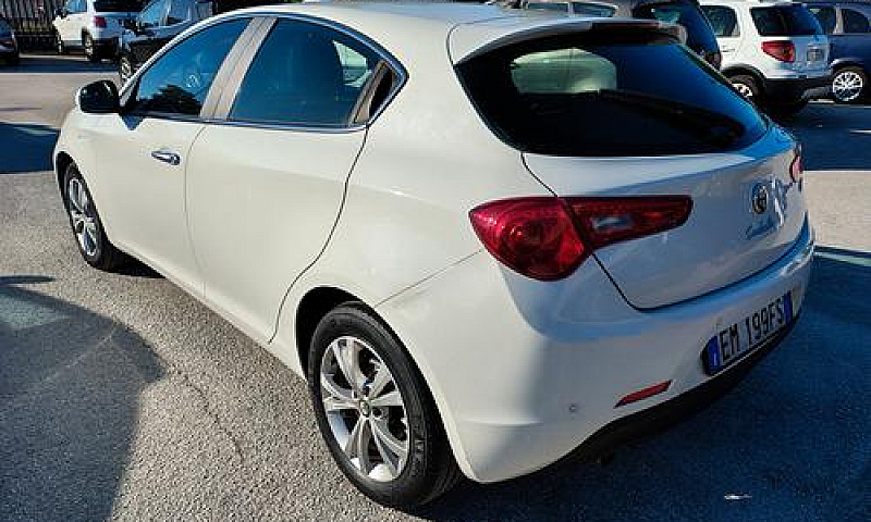 Alfa Romeo Giulietta...