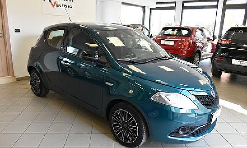 Lancia Ypsilon 1.2 6...