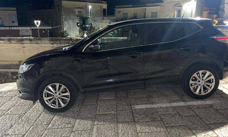 Macchina Nissan Qash...