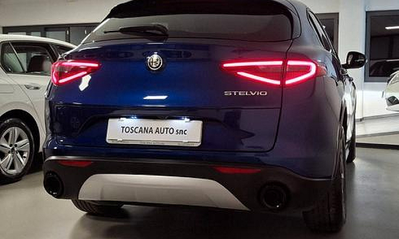 Alfa Stelvio 2.2 Tur...