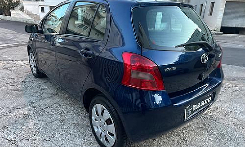 Toyota Yaris 1.0 5 P...