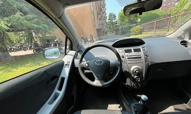 Toyota Yaris Usata...