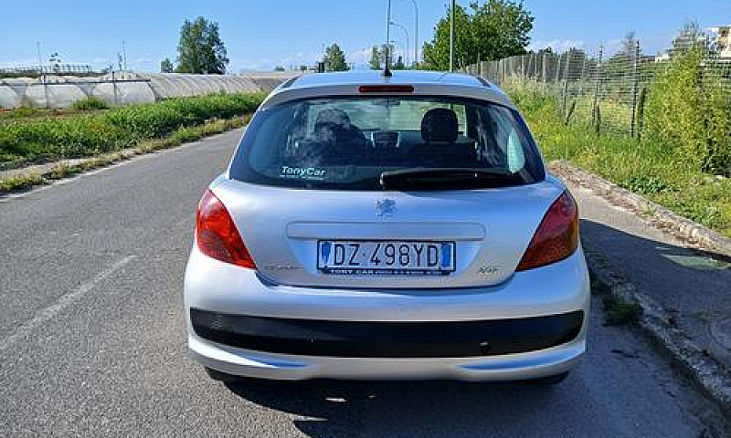 Peugeot207 1.4Hdi 70...