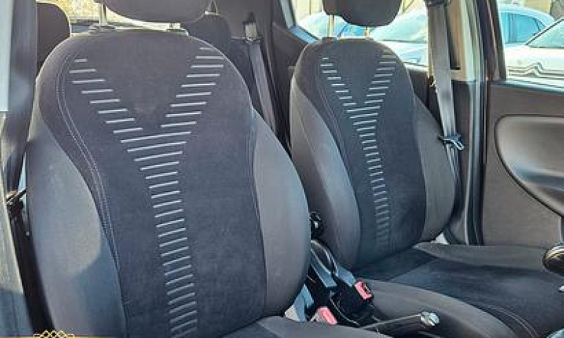 Lancia Ypsilon 1.2 6...