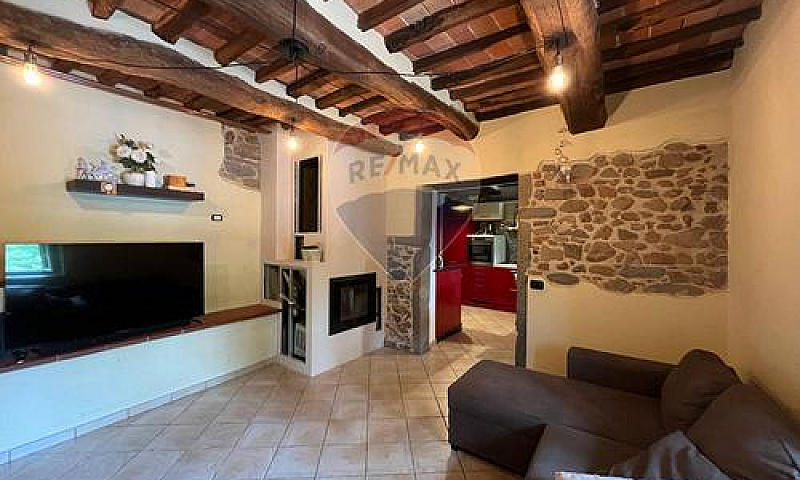 Porzione Di Casa - B...