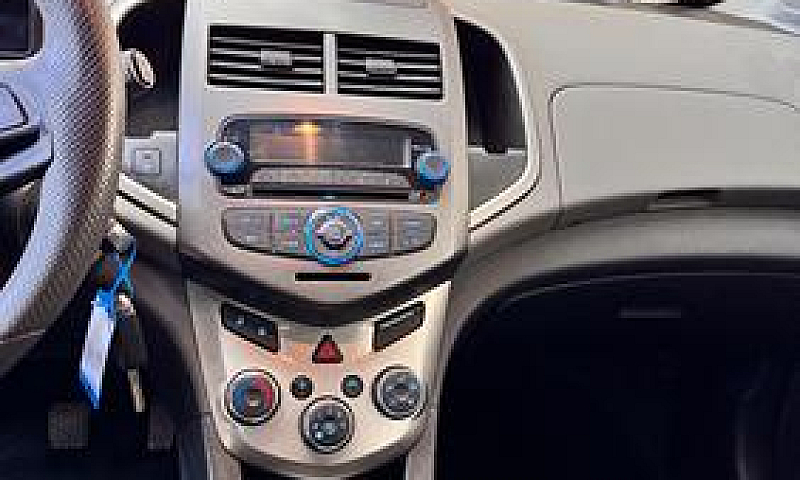 Chevrolet Aveo 1.2 8...