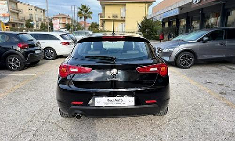 Alfa Romeo Giulietta...