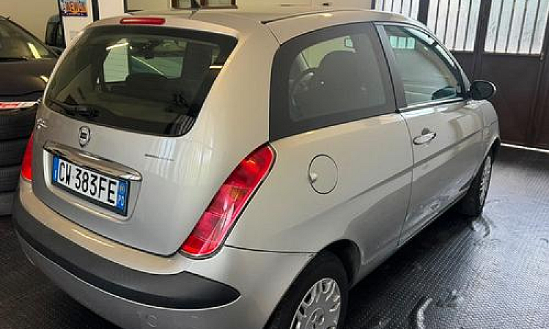 Lancia Ypsilon 1.2 O...