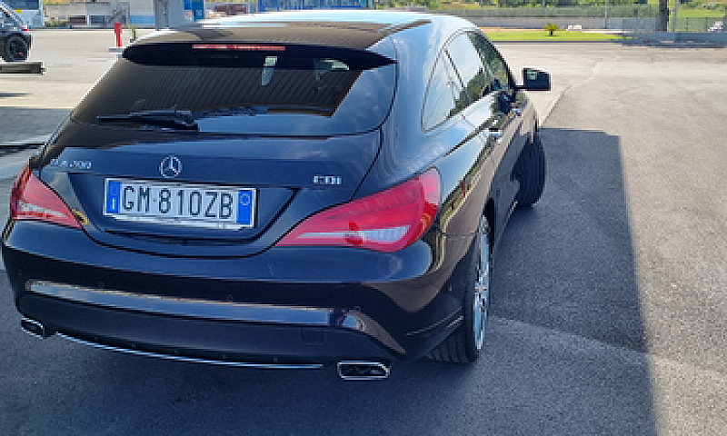 Mercedes Cla...