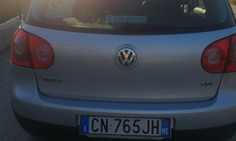 Volkswagen Golf 5 1....