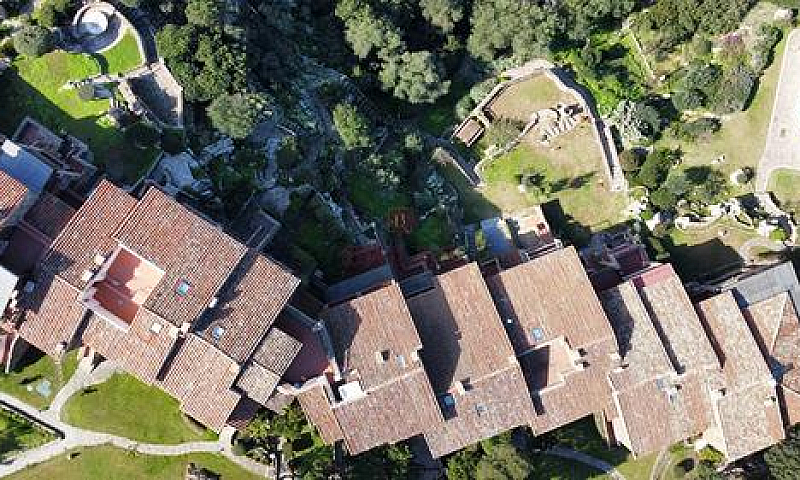 Residence Li Cunched...