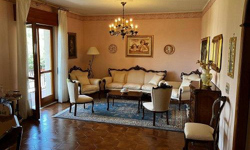 Appartamento Con Gia...