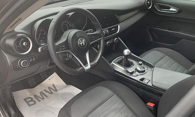 Alfa Romeo Giulia 2....