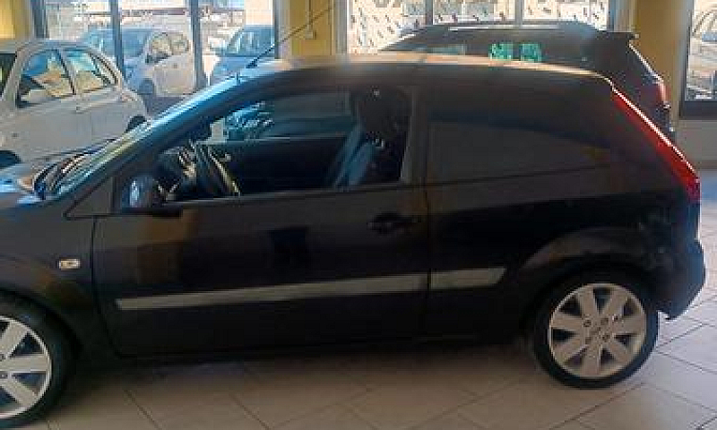 135.228Km Ford Fiest...