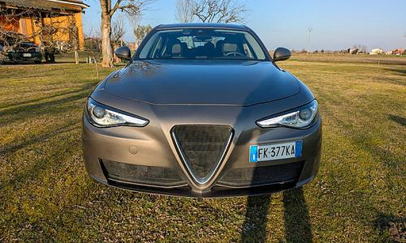Alfa Romeo Giulia 2....