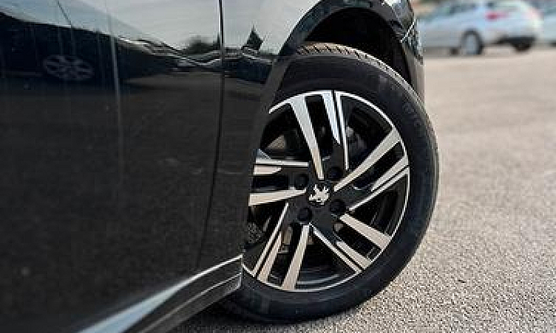 Peugeot 208 Puretech...