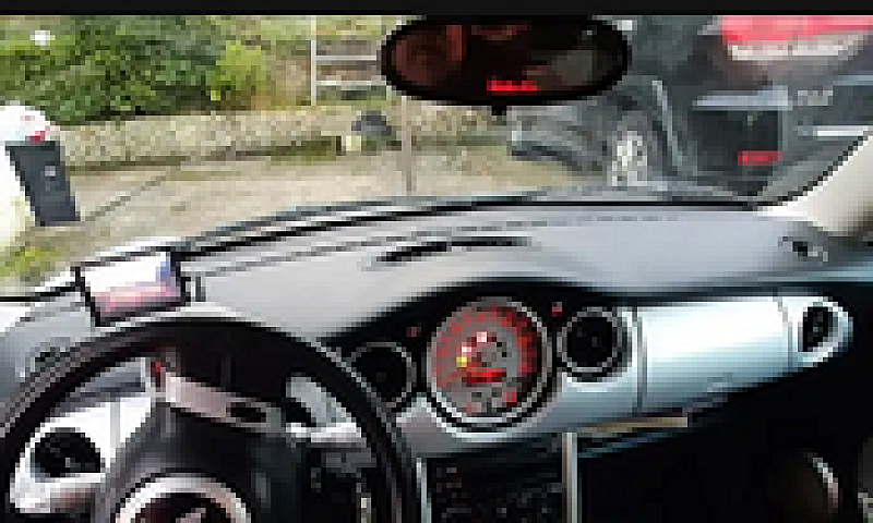 Mini Cooper 1.6D...