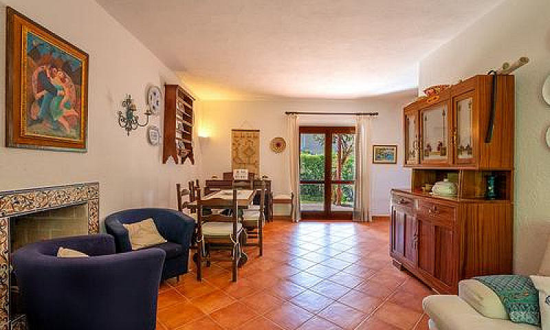 Porzione Di Casa A P...
