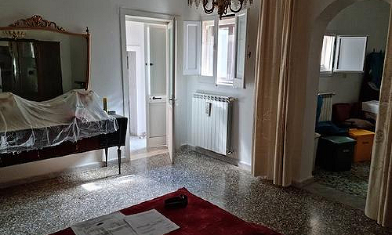 A Palagiano Vendiamo...
