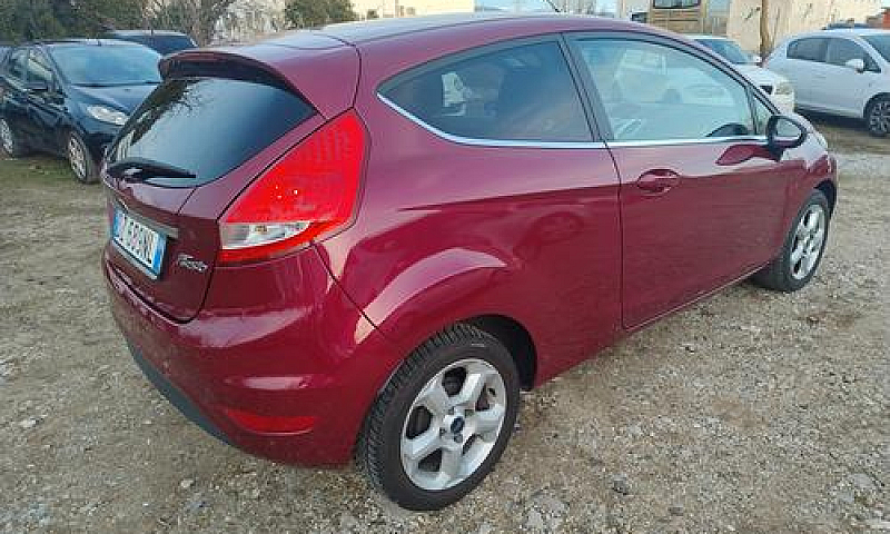 Ford Fiesta 1.2 82Cv...