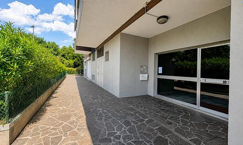 Trilocale Con Balcon...