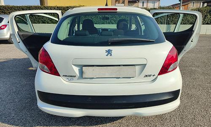 Peugeot 207 1.4 Benz...