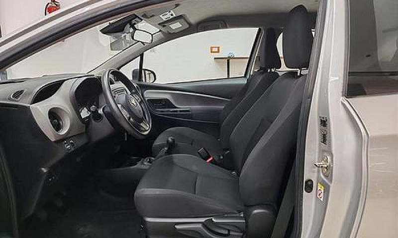 Toyota Yaris 1.0 72 ...