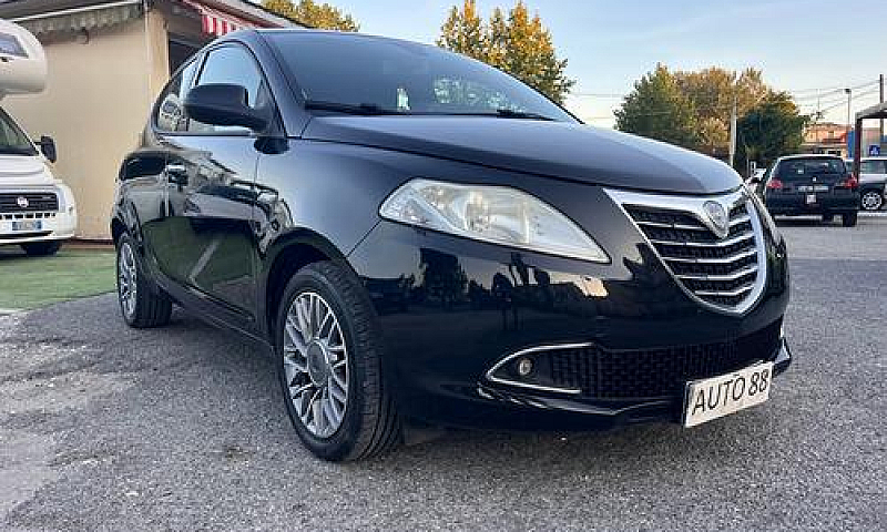 Lancia Ypsilon 1.2 6...