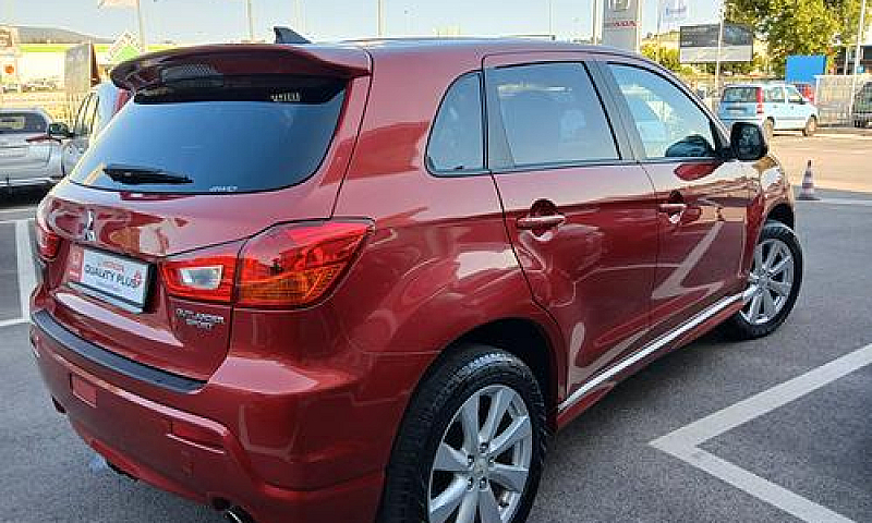Mitsubishi Outlander...
