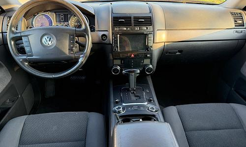 Volkswagen Touareg 2...