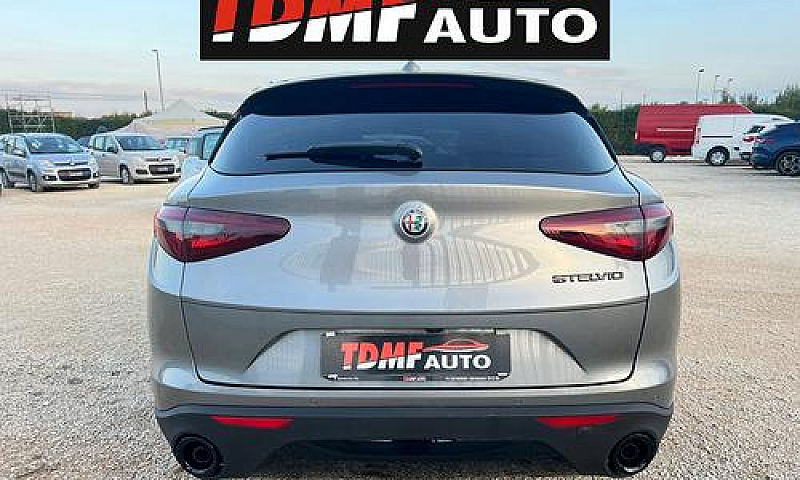 Alfa Stelvio 2.2 Tur...
