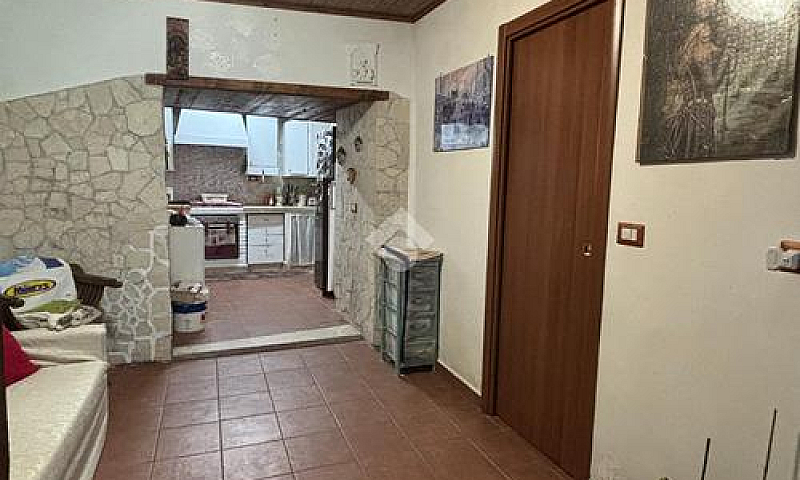 3 Locali A Genazzano...