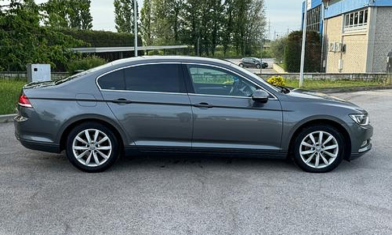 Volkswagen Passat 1....