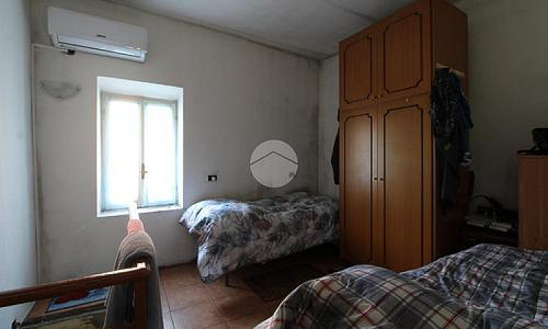 2 Locali A Neviano D...