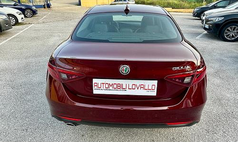 Alfa Romeo Giulia 2....