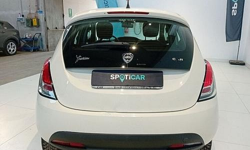 Lancia Ypsilon 0.9 T...