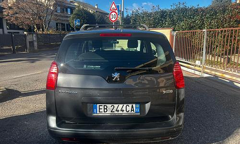 Peugeot 5008 1.6 Hdi...