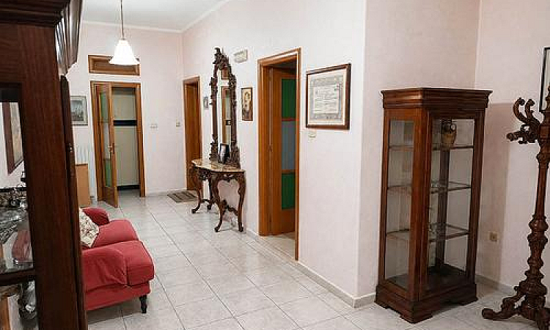 Rif.103 Via Laclos...