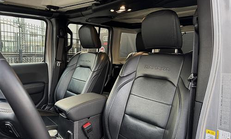 Jeep Wrangler Unlimi...