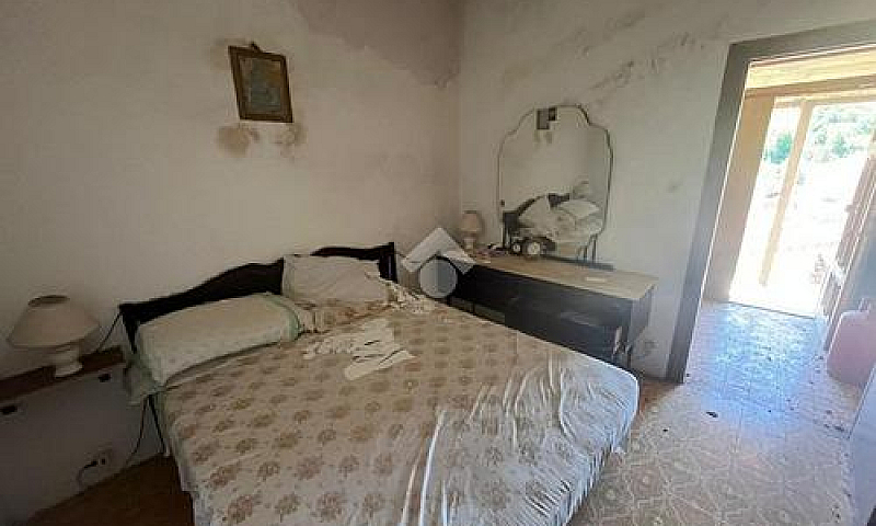 3 Locali A Agosta...