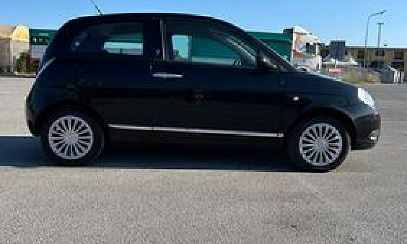 Lancia Ypsilon...