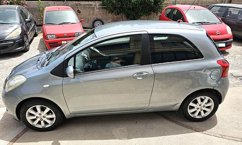 Toyota Yaris 1.3 3 P...