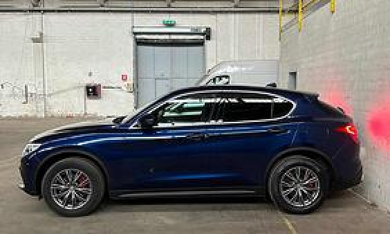 Alfa Romeo Stelvio 2...