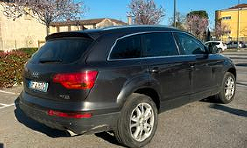Audi Q7...